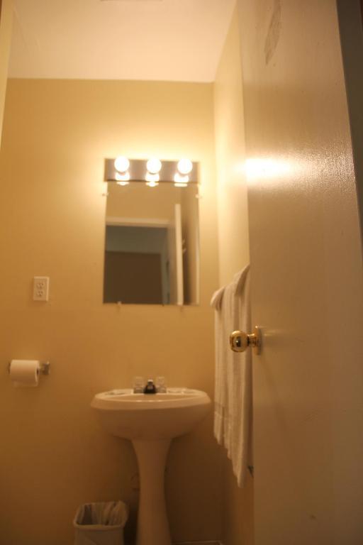 Niagara Inn & Suites Δωμάτιο φωτογραφία